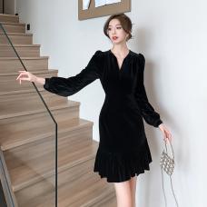 RM25859#秋冬新款高级显瘦小黑裙丝绒连衣裙