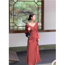 RM26526#红色长袖连衣裙女2023新款秋冬褶皱显瘦高级感小众裙子