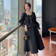 RM27028#黑色连衣裙女2023秋新款方领法式复古赫本显瘦小香风长裙