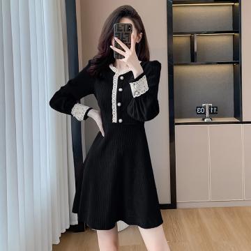 RM30766#法式复古小黑裙女 新款收腰气质蕾丝拼接V领灯芯绒连衣裙