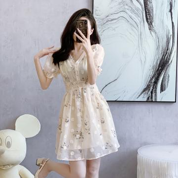 RM32000#雪纺连衣裙女 夏季新款法式优雅显白设计感绣花短裙子