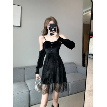 RM32159#微醺甜夜洋气黑色丝绒巨显白一字肩纯欲小黑裙连衣裙