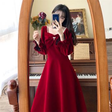 RM32309#丝绒长袖红色礼服新款大码赫本风蝴蝶结方领连衣裙订婚