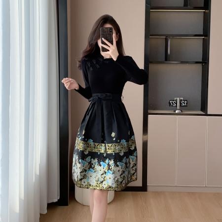 RM31996#新中式针织连衣裙女秋冬赫本风高级感刺绣提花小个子国风马面裙