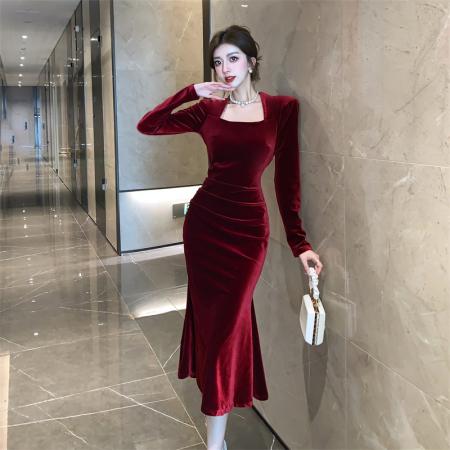 RM32157#名媛风长裙方领丝绒纯色长袖简约打底鱼尾连衣裙
