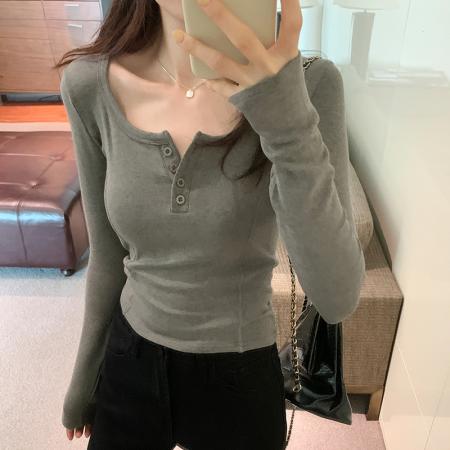 RM32388#欧货短款正肩直角肩圆领半排扣修身加绒打底上衣