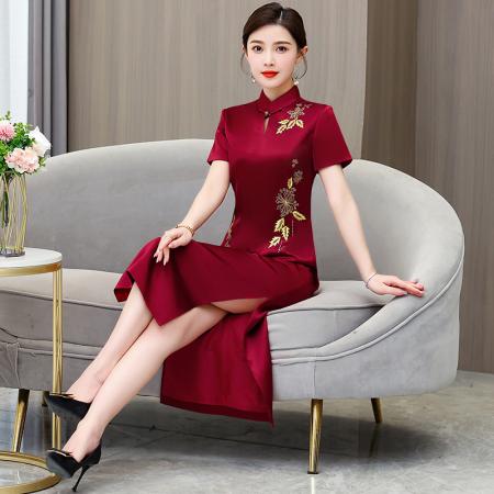 RM32510#醋酸缎刺绣旗袍裙喜妈妈婚宴礼服喜婆婆连衣裙酒红色时尚年轻短款