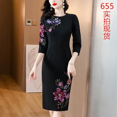 RM32796#黑色绣花钉珠连衣裙女 新款高级感气质显瘦修身包臀裙子2024