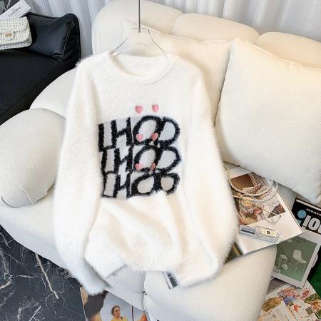RM33010#新款海毛爱心字母圆领毛衣