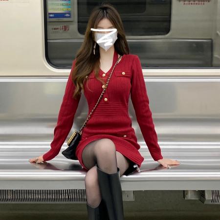 RM33720#新年战袍红色挂脖毛衣针织连衣裙子女秋冬季2024新款内搭包臀短裙
