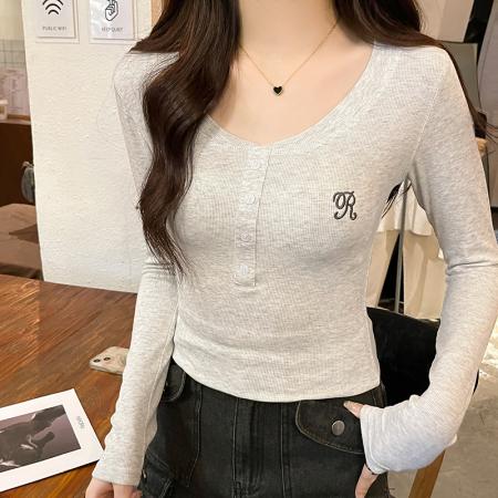 RM33810#长袖打底衫女秋季刺绣字母低领修身内搭正肩t恤短款上衣
