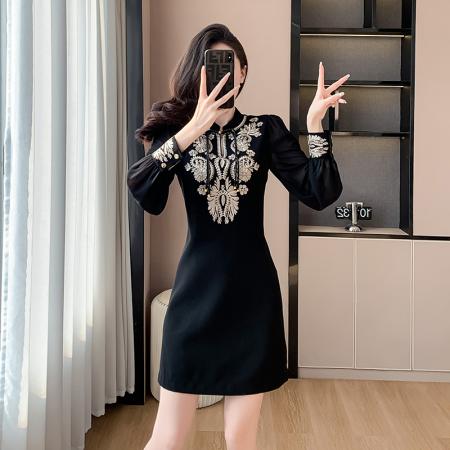 RM34075#新中式高级感国风刺绣立领盘扣连衣裙