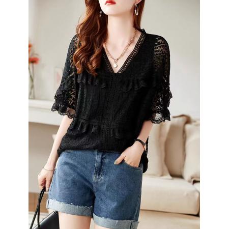 PF1131#黑色绣花蕾丝V领短袖衬衫女夏 新款欧货宽松时尚洋气雪纺衫