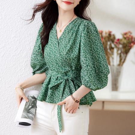 PF1725#复古高级绿色v领碎花衬衫女夏独特短款上衣卡腰洋气小衫