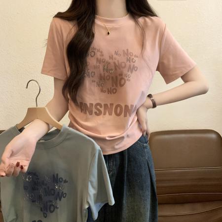 PF3233#大码~渐变褶皱收腰烫钻字母2024夏季新款T恤女休闲风显瘦版型