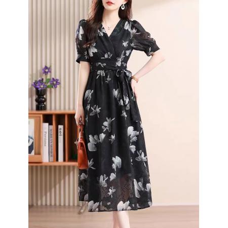 PF3368#黑色V领雪纺连衣裙女夏季 新款时尚洋气小个子收腰碎花裙子
